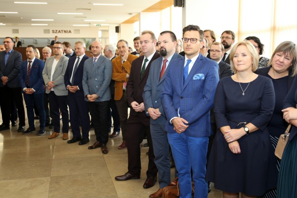 Wręczenie nagród JM Rektora UMK w fouer Auli UMK (26.09.2019) [fot. Anna Bielawiec-Osińska]